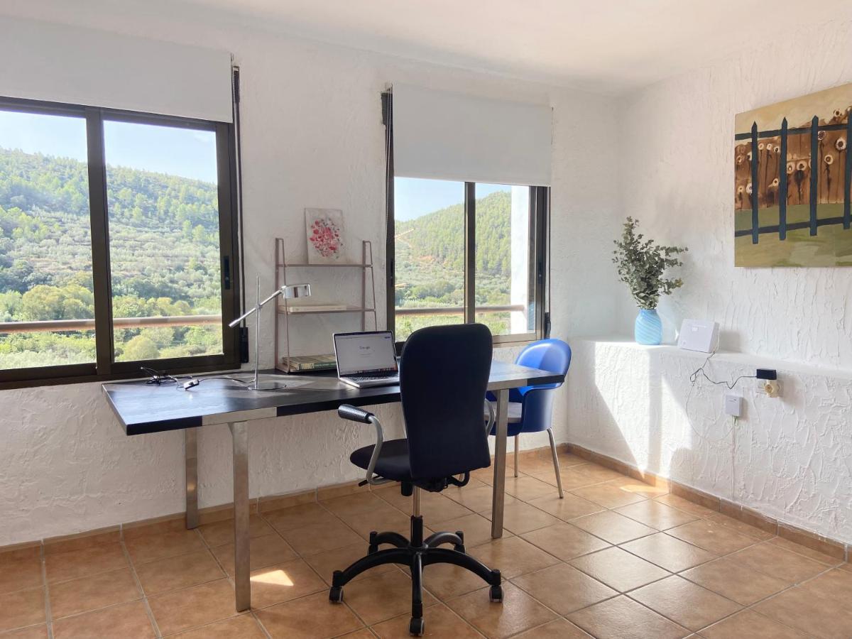 Remote Work In Spanish Mediterranean Countryside Vall de Almonacid Luaran gambar